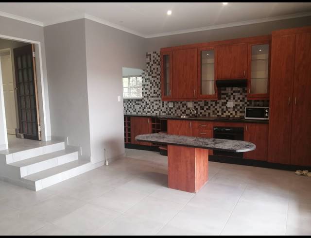 3 BEDROOM FREESTANDING TO LET IN MULBARTON